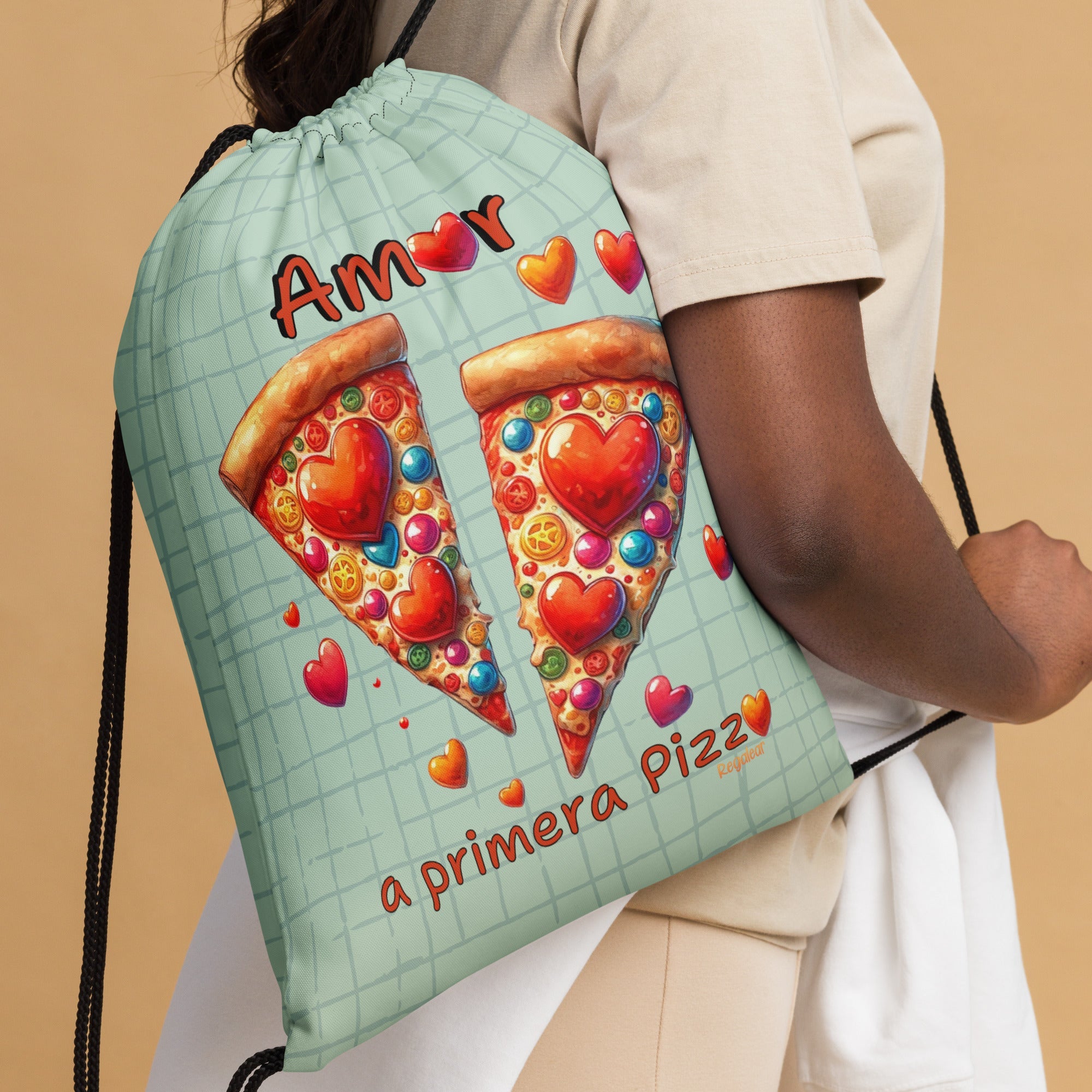 mochila de tela con cuerdas